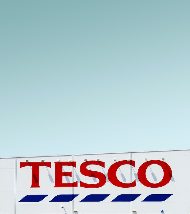 Hanna analyses the decline in Tesco's profits in light of the economic pressures and how the supermarket chain compares to its competitors.